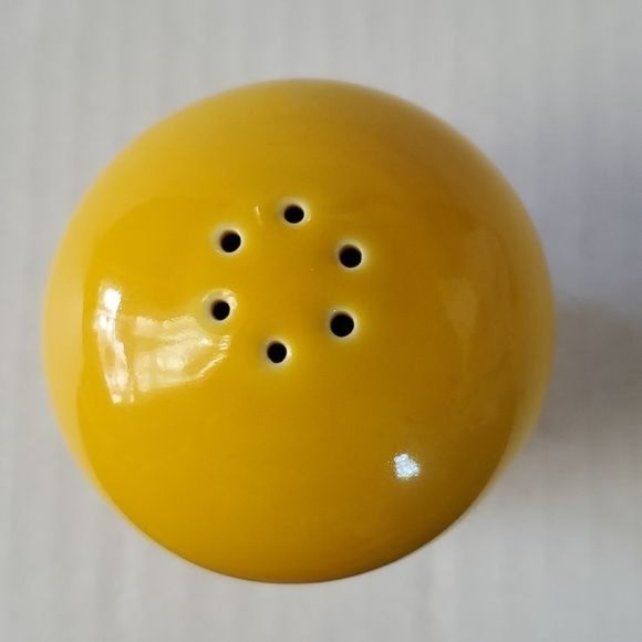 Fiestaware Fiesta Small CERAMIC Shaker Salt Pepper Daffodil Yellow - Picture 5 of 7